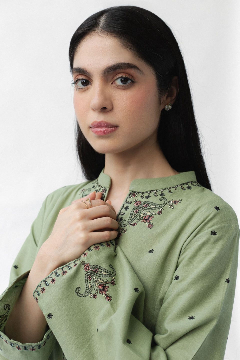 Zara Shah Jahan – 2-Piece Airjet Dhanak Embroidered Suit