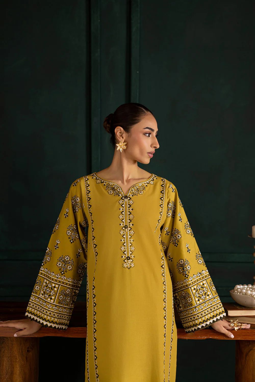 Batik – 2-Piece Airjet Dhanak Heavy Embroidered Suit