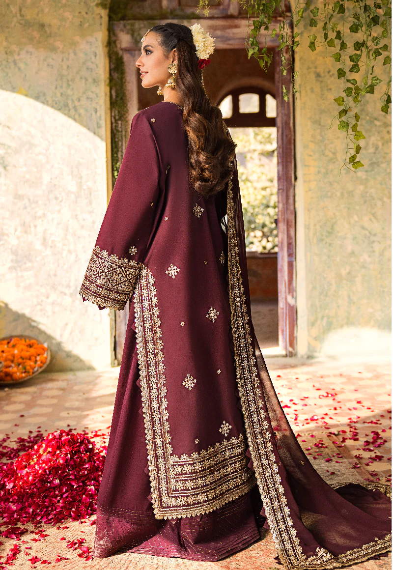 Winter 2025 Hot Collection – Asim Jofa 3-Piece Suit with Dhanak Embroidered Shawl wearing by Iqra Aziz | Shirt, Dupatta & Trouser