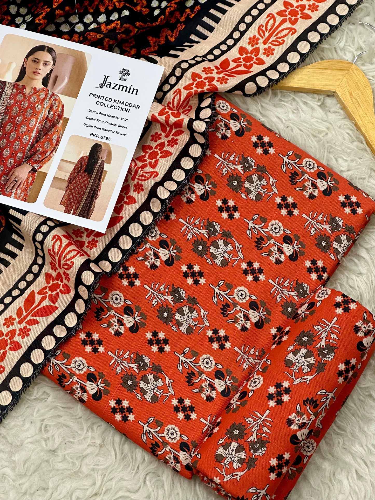 Jazmin Khaddar Printed Collection – CODE : SDK 74 - 3 Pcs Premium Winter Suit