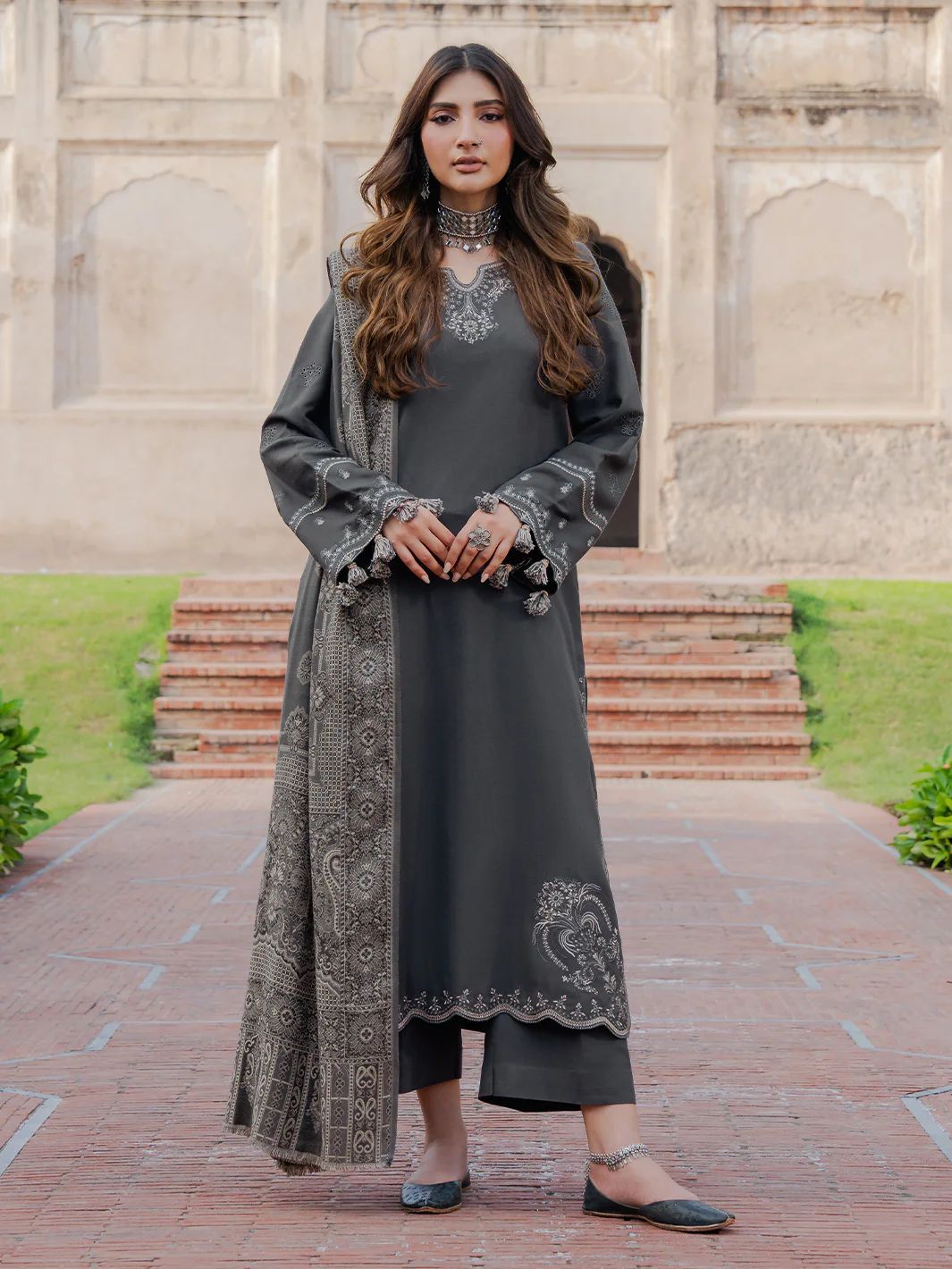 Iizel Winter Collection – 3PC Airjutt Danak Embroidered Suit with Digital Wool Shawl
