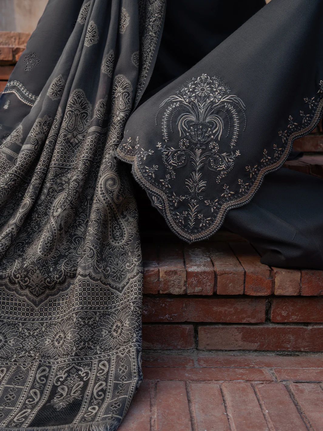 Iizel Winter Collection – 3PC Airjutt Danak Embroidered Suit with Digital Wool Shawl